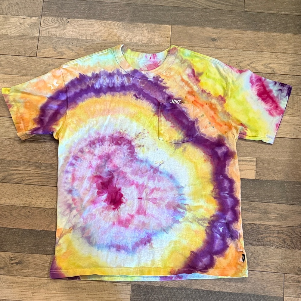 Nike Geode Hand Dye